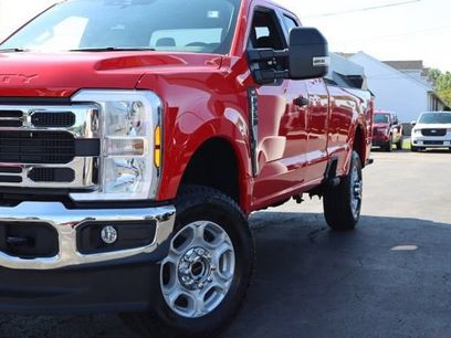 New 2026 Ford F350 XLT w/ FX4 Off-Road Package