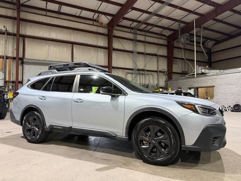 Used 2021 Subaru Outback Onyx Edition XT AWD/4WD image 3