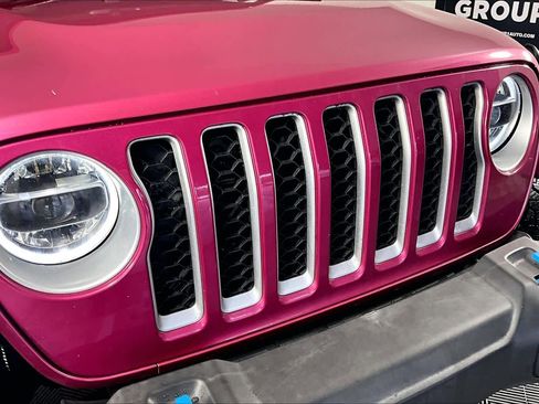 Used 2022 Jeep Wrangler Unlimited Sahara w/ Cold Weather Group image 29