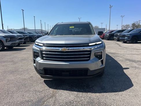 New 2026 Chevrolet Traverse LT image 8