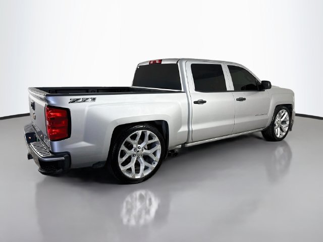 Used 2018 Chevrolet Silverado 1500 Custom w/ Custom Value Package RWD image 10