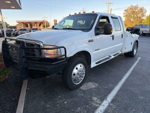 Used 2004 Ford F550 2WD Crew Cab Super Duty image 1