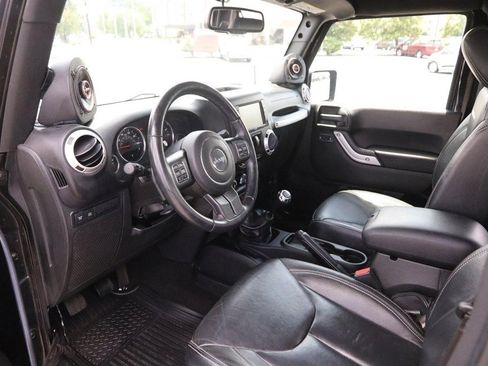 Used 2016 Jeep Wrangler Rubicon w/ Power Convenience Group AWD/4WD image 20