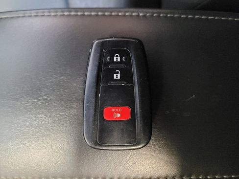 Used 2019 Toyota Corolla SE w/ Carpet Mat Package FWD image 32