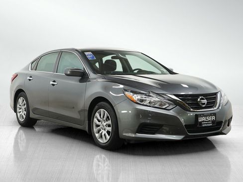 Used 2016 Nissan Altima 2.5 S w/ Power Driver Seat Package FWD image 7