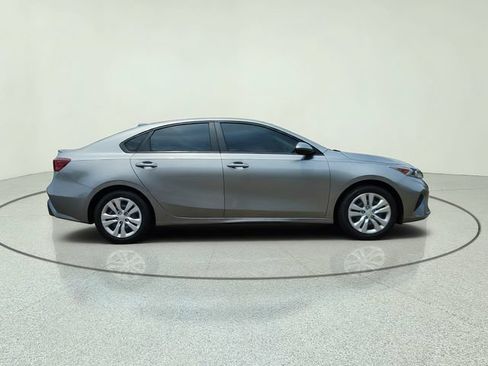 Used 2024 Kia Forte LXS w/ LXS Technology Package FWD image 2