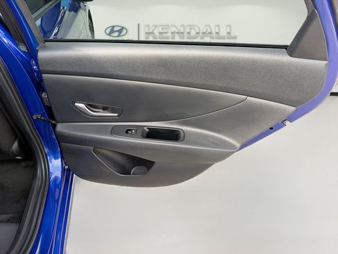 Used 2024 Hyundai Elantra SE FWD image 27