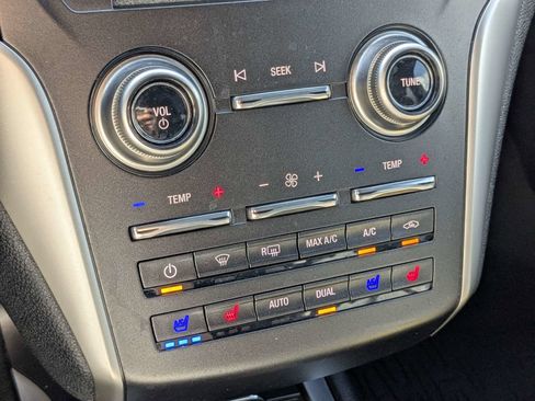 Used 2019 Lincoln MKC Reserve w/ MKC Climate Package FWD image 24