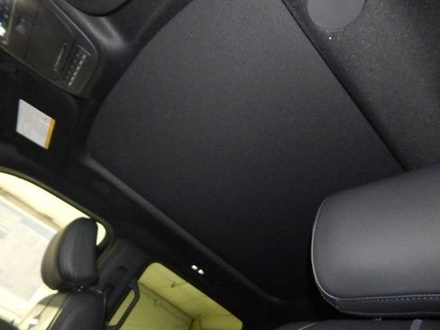 New 2025 Ford F250 Platinum image 17