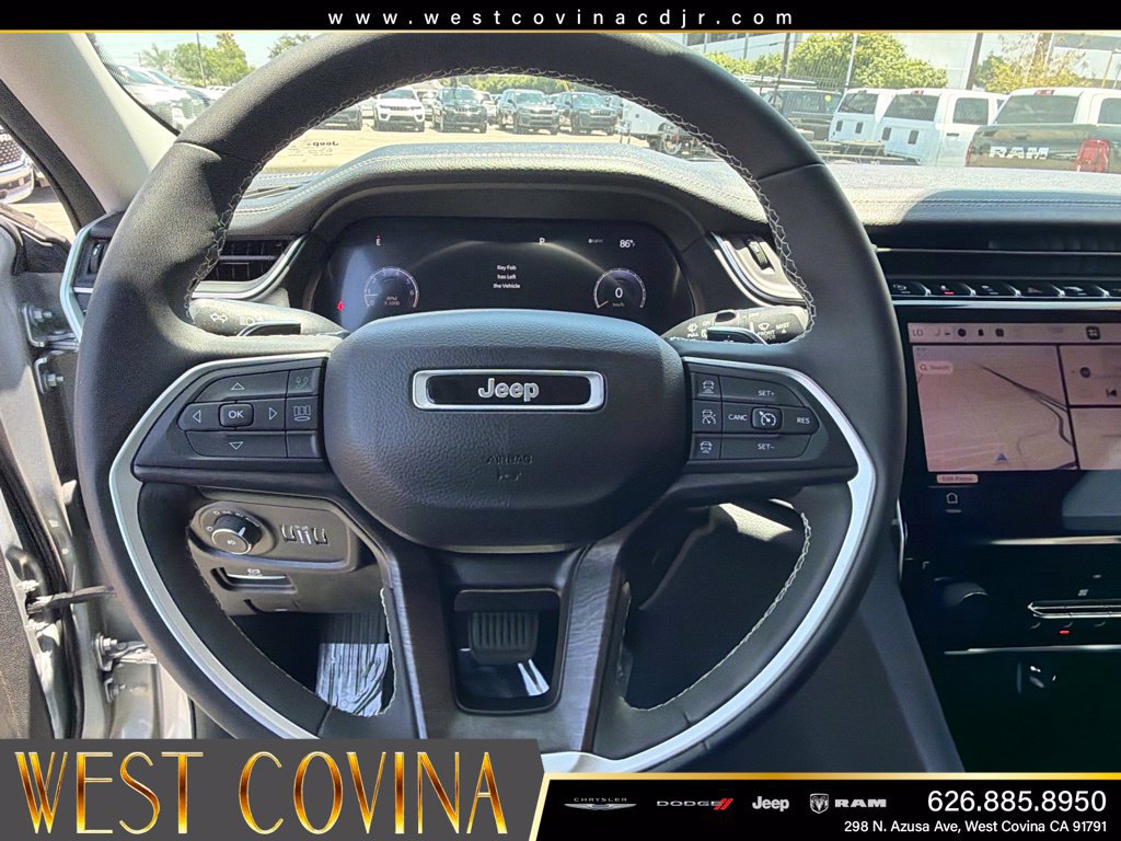 Used 2023 Jeep Grand Cherokee Limited RWD image 24
