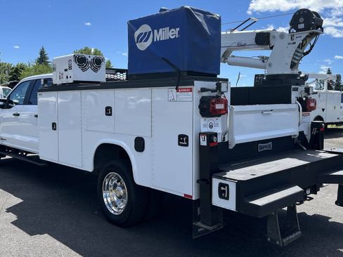 Used 2025 Ford F550 4x4 Crew Cab Super Duty image 8