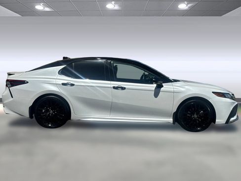 Used 2023 Toyota Camry XSE FWD image 7