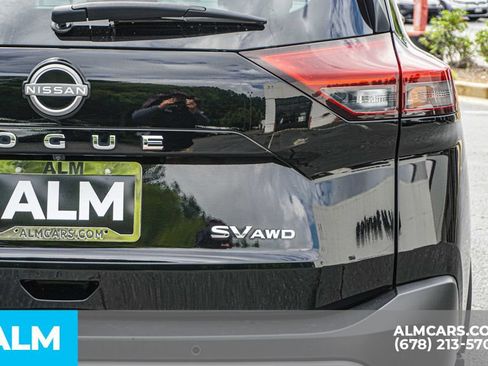 Used 2023 Nissan Rogue SV AWD/4WD image 12