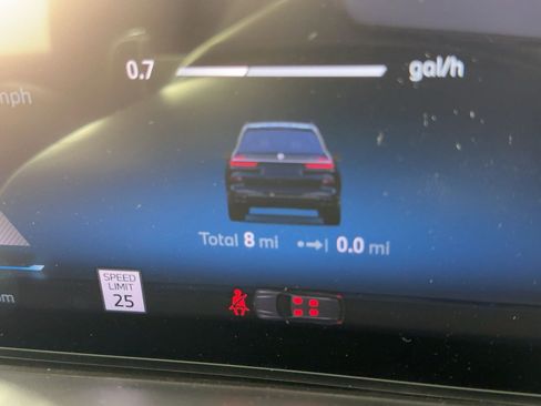 New 2026 BMW X7 M60i image 18