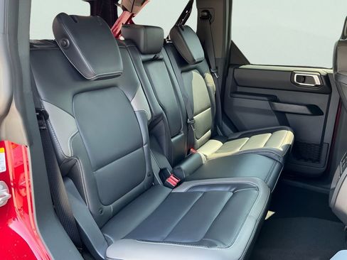 New 2026 Ford Bronco Outer Banks w/ Black Appearance Package AWD/4WD image 20