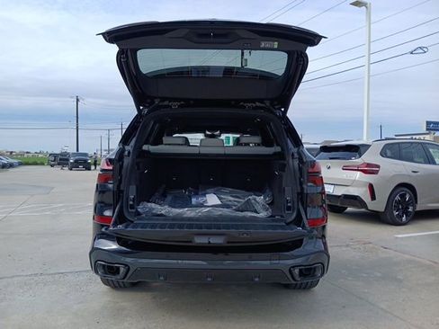 New 2026 BMW X5 sDrive40i image 9