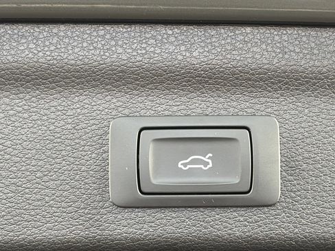 Certified 2025 Audi Q3 2.0T Premium image 15