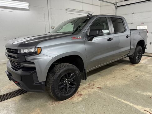 Used 2021 Chevrolet Silverado 1500 LT Trail Boss w/ Bed Protection Package image 3