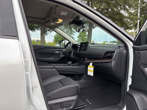 New 2026 Nissan Rogue Platinum w/ Platinum Premium Package image 23