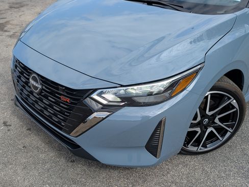 Used 2024 Nissan Sentra SR w/ SR Premium Package image 13