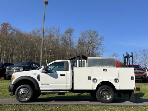 Used 2017 Ford F550 4x4 Regular Cab Super Duty image 3