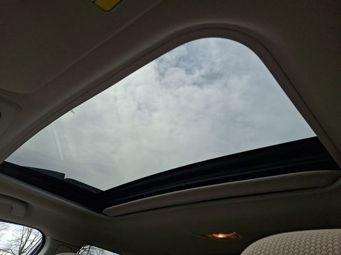 Used 2017 Subaru Outback 2.5i Premium image 14