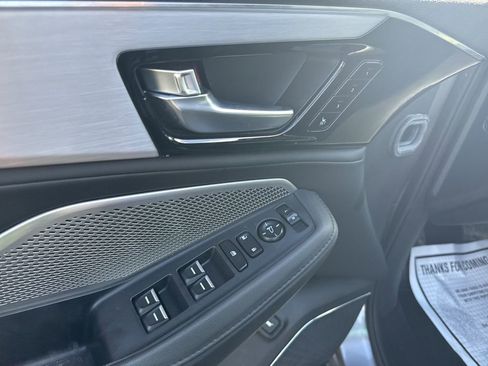 Used 2023 Acura MDX FWD image 19