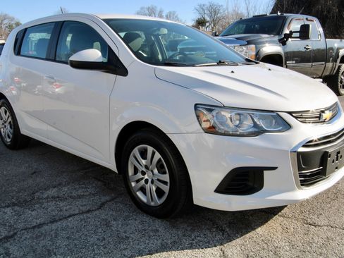 Used 2017 Chevrolet Sonic LT image 8