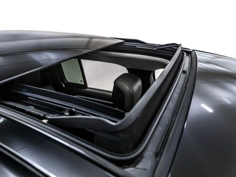 Used 2020 Land Rover Defender 110 HSE image 22