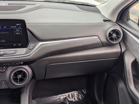 Used 2023 Chevrolet Blazer LT image 16