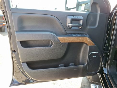 Used 2018 Chevrolet Silverado 2500 LTZ w/ Duramax Plus Package image 14