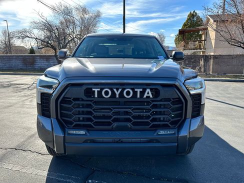 Used 2022 Toyota Tundra SR5 w/ SR5 Convenience Package image 8