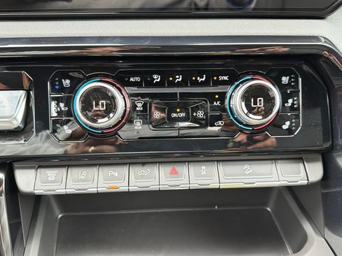 New 2026 GMC Sierra 2500 AT4 w/ AT4 Premium Plus Package AWD/4WD image 14
