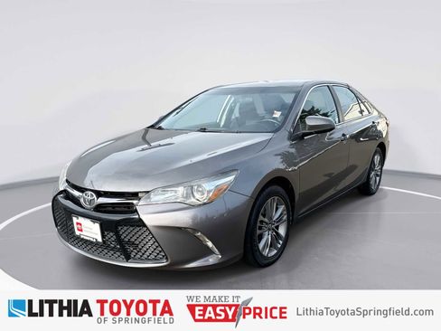 Certified 2017 Toyota Camry SE image 1
