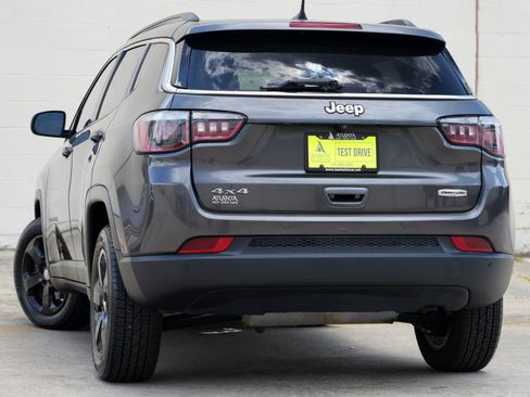 Used 2020 Jeep Compass Latitude w/ Cold Weather Group AWD/4WD image 5