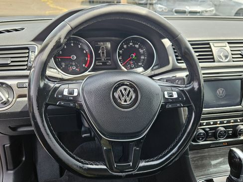 Used 2017 Volkswagen Passat 1.8T SE FWD image 14