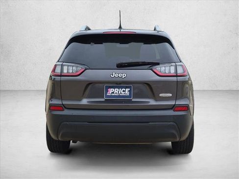Used 2019 Jeep Cherokee Latitude Plus FWD image 4