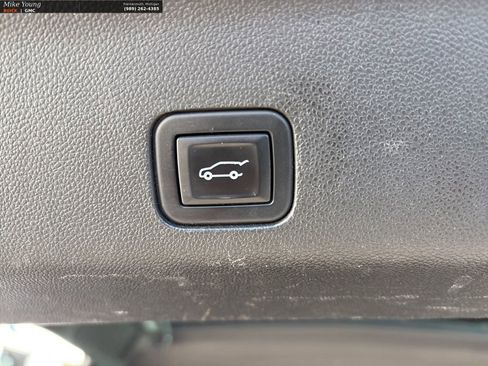 Used 2021 GMC Yukon Denali w/ Denali Ultimate Package image 11