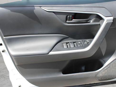Used 2023 Toyota RAV4 LE AWD/4WD image 19