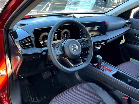 New 2026 Nissan Kicks SR w/ Cold Weather Package image 8