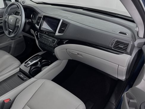 Used 2016 Honda Pilot Touring image 32