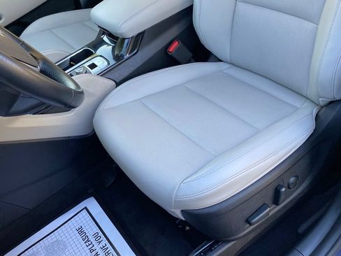 Used 2025 Kia Telluride S FWD image 24