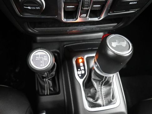 Used 2023 Jeep Wrangler Unlimited Sahara w/ Cold Weather Group image 17