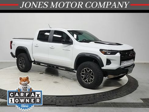 Used 2025 Chevrolet Colorado ZR2 w/ Technology Package AWD/4WD image 1
