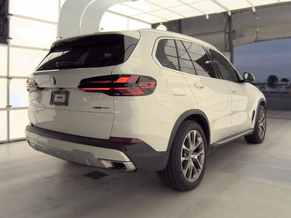 Used 2026 BMW X5 xDrive40i w/ Premium Package AWD/4WD image 4