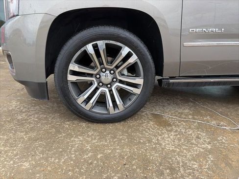 Used 2019 GMC Yukon Denali w/ Denali Ultimate Package image 8