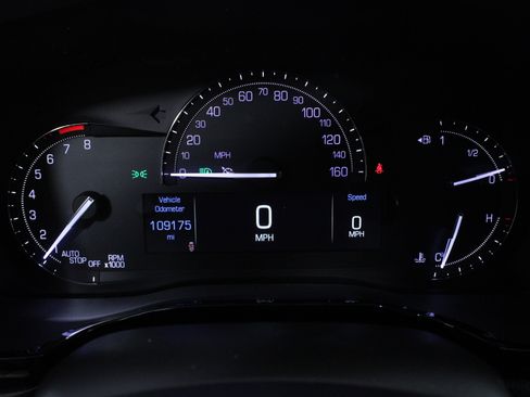 Used 2018 Cadillac XT5 Luxury w/ Driver Awareness Package image 25