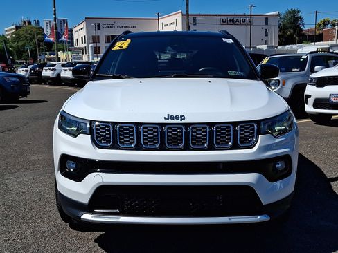 Used 2024 Jeep Compass Limited AWD/4WD image 2