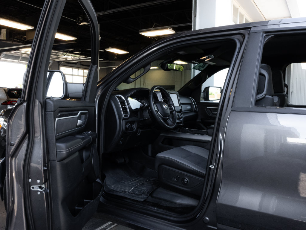Used 2023 RAM 1500 Big Horn AWD/4WD image 30