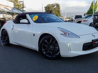 Used 2015 Nissan 370Z Touring video 2